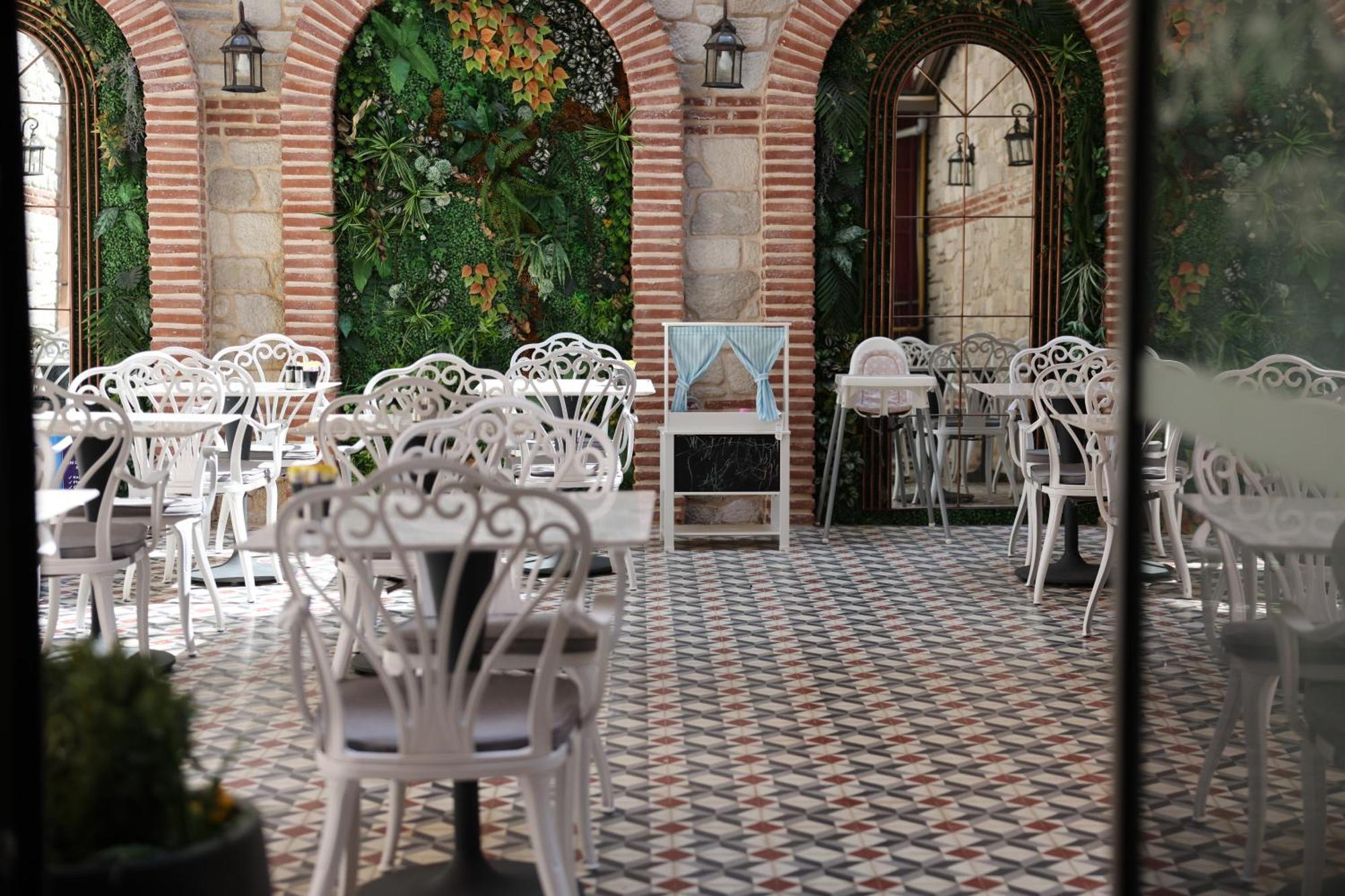 Saratoga Boutique
